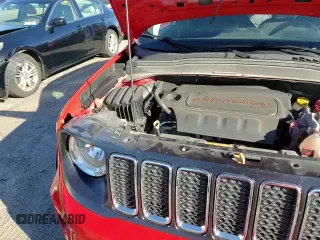 ✅ 2021 Jeep Renegade Latitude • VIN: ZACNJDBB7MPM50816 • Lot: 91048335. Wystawiony na Copart z przebiegiem 50 127 mil. Bezpłatny archiwum sprzedaży aukcyjnych z USA i szczegółowy raport historii pojazdu na DreamBid. Zdjęcie 14.