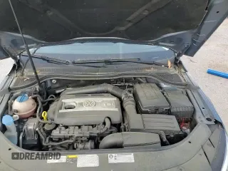 ✅ 2017 Volkswagen CC Sport • VIN: WVWKP7AN0HE502920 • Лот: 51961525. Опубликован ранее на Copart с пробегом 126 949 миль. Бесплатный доступ к архиву аукционных продаж из США и подробный отчёт об истории автомобиля на DreamBid. Изображение 13.