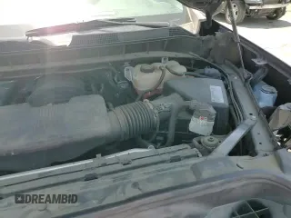 ✅ 2020 Chevrolet Silverado 1500 Custom Trail Boss • VIN: 1GCRYCEF3LZ134161 • Lot: 59134845. Wystawiony na Copart z przebiegiem 88 031 mil. Bezpłatny archiwum sprzedaży aukcyjnych z USA i szczegółowy raport historii pojazdu na DreamBid. Zdjęcie 13.