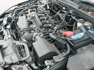 ✅ 2024 Honda Civic Sport Touring • VIN: 19XFL1H87RE021238 • Lot: 43010657. Wystawiony na IAAI z przebiegiem 20 201 mil. Bezpłatny archiwum sprzedaży aukcyjnych z USA i szczegółowy raport historii pojazdu na DreamBid. Zdjęcie 19.