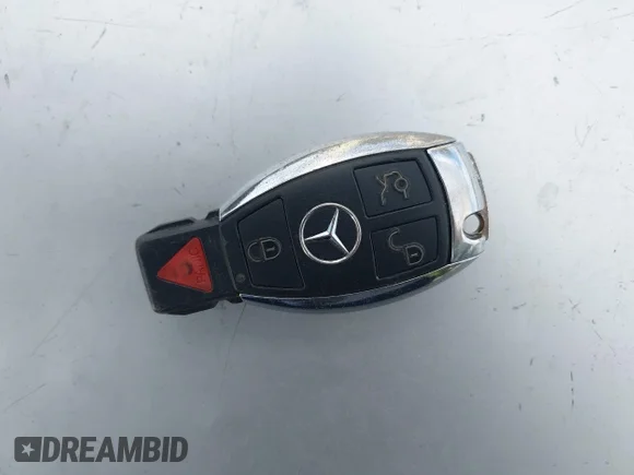 ✅ 2012 Mercedes-Benz C 350 • VIN: WDDGJ5HB5CF735627 • Lot: 42111432. Listed on IAAI with 236,844 mi. Free auction sales archive from the USA and detailed vehicle history report at DreamBid. Image 11.