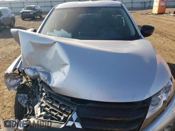 ✅ 2018 Mitsubishi Eclipse Cross LE • VIN: JA4AT4AA7JZ067535 • Lot: 64029592. Wystawiony na Copart z przebiegiem 49 288 mil. Bezpłatny archiwum sprzedaży aukcyjnych z USA i szczegółowy raport historii pojazdu na DreamBid. Zdjęcie 7.