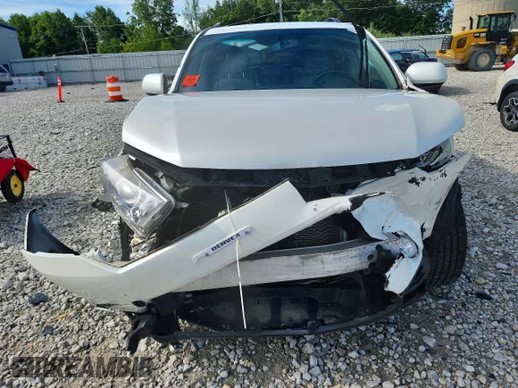 ✅ 2013 Toyota Highlander SE • VIN: 5TDBK3EH8DS189695 • Лот: 57192326. Опубликован ранее на Copart с пробегом Не указан. Бесплатный доступ к архиву аукционных продаж из США и подробный отчёт об истории автомобиля на DreamBid. Изображение 5.