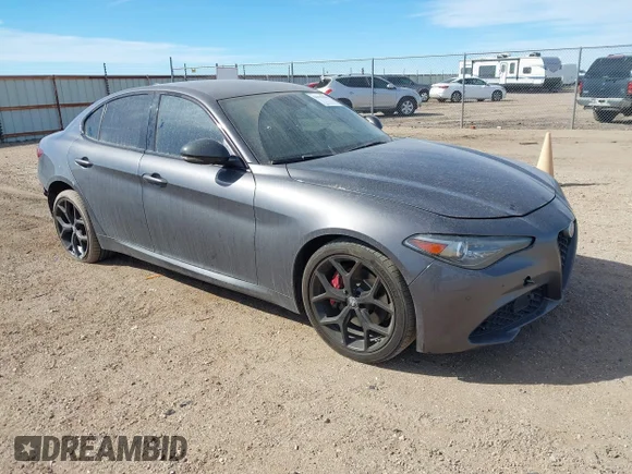 ✅ 2019 Alfa Romeo Giulia Ti • VIN: ZARFANBN2K7612097 • Лот: 44429998. Опубліковано раніше на IAAI з пробігом 70 502 миль. Безкоштовний доступ до архіву аукціонних продажів зі США та докладний звіт про історію автомобіля на DreamBid. Зображення 1.