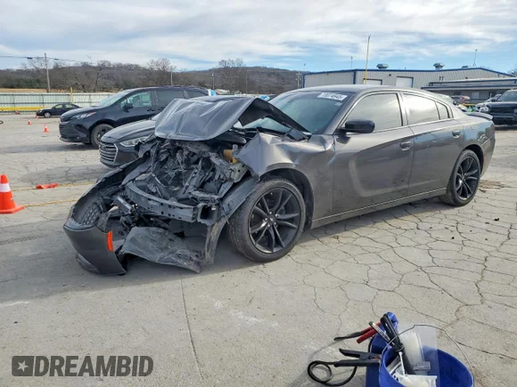 ✅ 2018 Dodge Charger SXT • VIN: 2C3CDXBGXJH335921 • Lot: 73074945. Wystawiony na Copart z przebiegiem 109 169 mil. Bezpłatny archiwum sprzedaży aukcyjnych z USA i szczegółowy raport historii pojazdu na DreamBid. Zdjęcie 1.