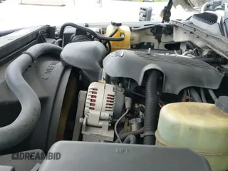 ✅ 2001 Chevrolet Silverado 2500HD LS • VIN: 1GCHK23U71F150029 • Lot: 42586816. Wystawiony na IAAI z przebiegiem 214 239 mil. Bezpłatny archiwum sprzedaży aukcyjnych z USA i szczegółowy raport historii pojazdu na DreamBid. Zdjęcie 12.