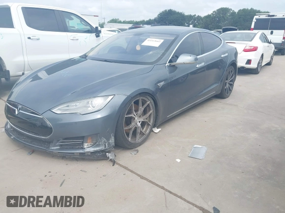 ✅ 2014 Tesla Model S 60 • VIN: 5YJSA1H12EFP42417 • Lot: 45212662. Wystawiony na IAAI z przebiegiem 190 222 mil. Bezpłatny archiwum sprzedaży aukcyjnych z USA i szczegółowy raport historii pojazdu na DreamBid. Zdjęcie 2.