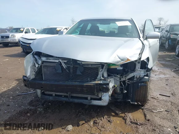 ✅ 2010 Toyota Camry LE • VIN: 4T4BF3EK1AR011796 • Lot: 44603479. Wystawiony na IAAI z przebiegiem 109 736 mil. Bezpłatny archiwum sprzedaży aukcyjnych z USA i szczegółowy raport historii pojazdu na DreamBid. Zdjęcie 6.