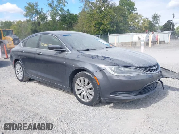 ✅ 2015 Chrysler 200 LX • VIN: 1C3CCCFB2FN597070 • Лот: 43380557. Опубликован ранее на IAAI с пробегом 118 183 миль. Бесплатный доступ к архиву аукционных продаж из США и подробный отчёт об истории автомобиля на DreamBid. Изображение 1.