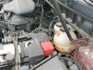 ✅ 2019 Cadillac XT5 FWD • VIN: 1GYKNARS0KZ196504 • Lot: 42896286. Wystawiony na IAAI z przebiegiem 86 495 mil. Bezpłatny archiwum sprzedaży aukcyjnych z USA i szczegółowy raport historii pojazdu na DreamBid. Zdjęcie 18.