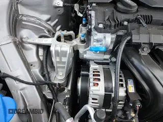 ✅ 2025 Kia K4 GT-Line • VIN: 3KPFW4DE2SE127333 • Lot: 81875985. Listed on Copart with 3,633 mi. Free auction sales archive from the USA and detailed vehicle history report at DreamBid. Image 15.