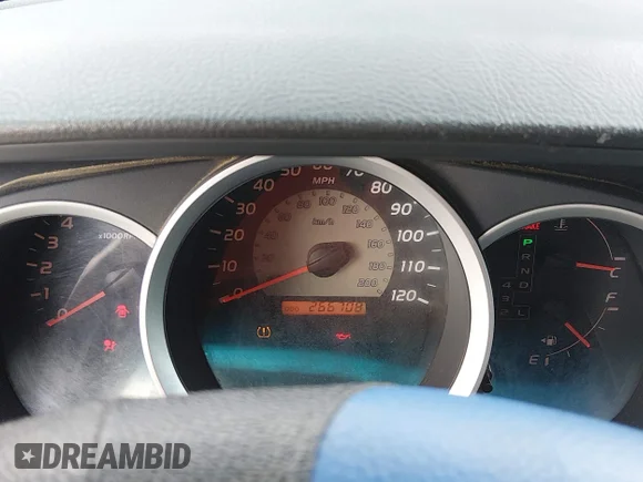 ✅ 2010 Toyota Tacoma PreRunner • VIN: 5TEJU4GN1AZ710155 • Lot: 44525701. Wystawiony na IAAI z przebiegiem 266 708 mil. Bezpłatny archiwum sprzedaży aukcyjnych z USA i szczegółowy raport historii pojazdu na DreamBid. Zdjęcie 7.