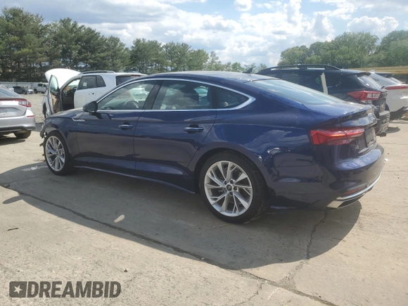✅ 2023 Audi A5 Sportback Premium • VIN: WAUABCF52PA056493 • Lot: 55913575. Wystawiony na Copart z przebiegiem 11 286 mil. Bezpłatny archiwum sprzedaży aukcyjnych z USA i szczegółowy raport historii pojazdu na DreamBid. Zdjęcie 2.