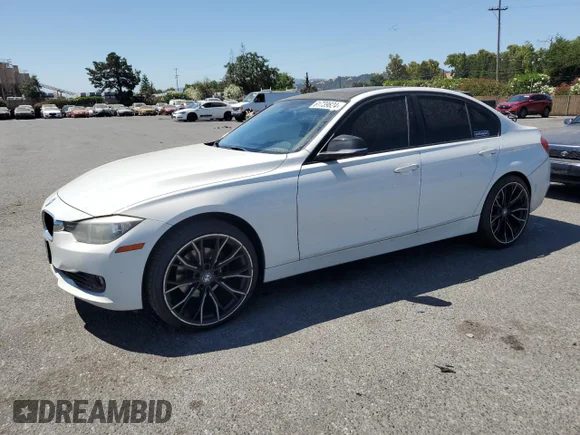 ✅ 2014 BMW 3 Series 328i • VIN: WBA3A5C55EF604630 • Лот: 61739824. Опубліковано раніше на Copart з пробігом 202 587 миль. Безкоштовний доступ до архіву аукціонних продажів зі США та докладний звіт про історію автомобіля на DreamBid. Зображення 1.