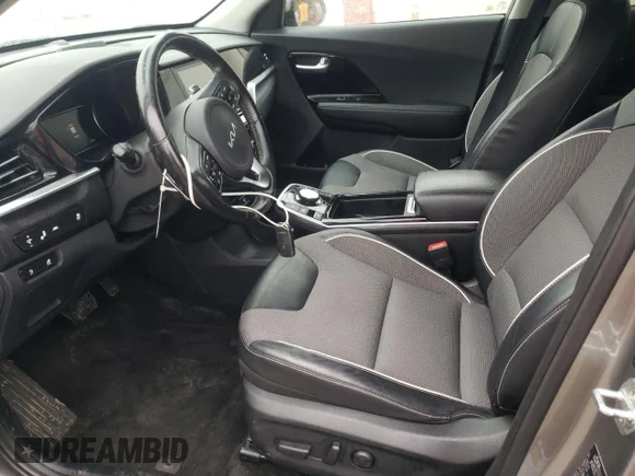 ✅ 2022 Kia Niro S • VIN: KNDCC3LG9N5161004 • Лот: 81303645. Опубліковано раніше на Copart з пробігом 61 031 миль. Безкоштовний доступ до архіву аукціонних продажів зі США та докладний звіт про історію автомобіля на DreamBid. Зображення 7.
