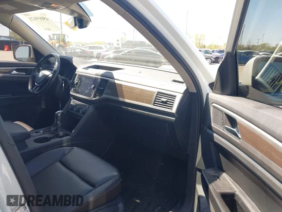 ✅ 2019 Volkswagen Atlas SE • VIN: 1V2WP2CA6KC570817 • Лот: 45019121. Опубліковано раніше на IAAI з пробігом 88 736 миль. Безкоштовний доступ до архіву аукціонних продажів зі США та докладний звіт про історію автомобіля на DreamBid. Зображення 5.