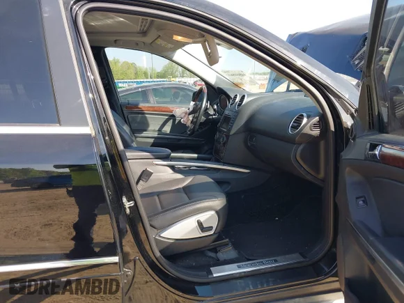 ✅ 2011 Mercedes-Benz M 550 • VIN: 4JGBB7CB5BA655885 • Lot: 44860865. Wystawiony na IAAI z przebiegiem 232 858 mil. Bezpłatny archiwum sprzedaży aukcyjnych z USA i szczegółowy raport historii pojazdu na DreamBid. Zdjęcie 5.
