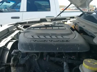 ✅ 2023 Jeep Wagoneer Series II • VIN: 1C4SJSBP0PS543942 • Lot: 43089826. Wystawiony na IAAI z przebiegiem 74 044 mil. Bezpłatny archiwum sprzedaży aukcyjnych z USA i szczegółowy raport historii pojazdu na DreamBid. Zdjęcie 18.