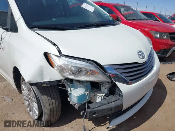 ✅ 2016 Toyota Sienna XLE Premium • VIN: 5TDYK3DC2GS723505 • Lot: 45128101. Wystawiony na IAAI z przebiegiem 113 797 mil. Bezpłatny archiwum sprzedaży aukcyjnych z USA i szczegółowy raport historii pojazdu na DreamBid. Zdjęcie 6.