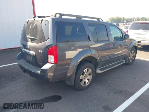 ✅ 2010 Nissan Pathfinder S • VIN: 5N1AR1NB0AC613371 • Lot: 43205015. Wystawiony na IAAI z przebiegiem 230 294 mil. Bezpłatny archiwum sprzedaży aukcyjnych z USA i szczegółowy raport historii pojazdu na DreamBid. Zdjęcie 4.