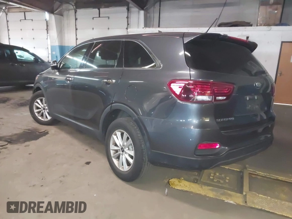✅ 2019 Kia Sorento LX • VIN: 5XYPGDA59KG488096 • Lot: 43865604. Wystawiony na IAAI z przebiegiem 122 068 mil. Bezpłatny archiwum sprzedaży aukcyjnych z USA i szczegółowy raport historii pojazdu na DreamBid. Zdjęcie 3.