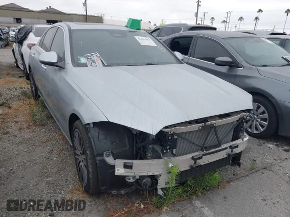✅ 2025 Mercedes-Benz C 300 • VIN: W1KAF4GB2SR300242 • Lot: 45061566. Listed on IAAI with 4,811 mi. Free auction sales archive from the USA and detailed vehicle history report at DreamBid. Image 1.