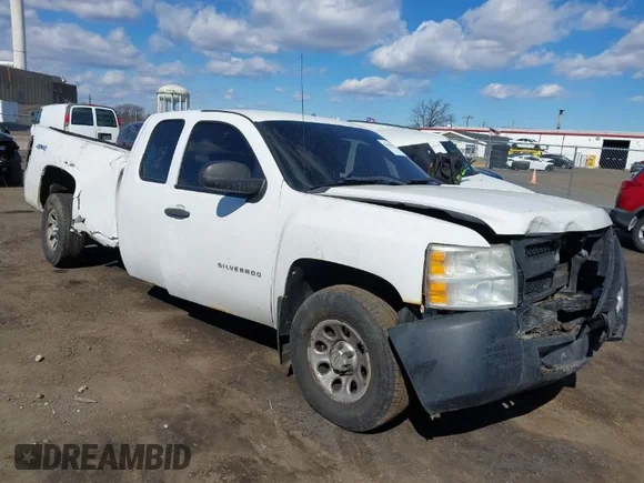✅ 2011 Chevrolet Silverado 1500 Work Truck • VIN: 1GCRKPE03BZ421275 • Лот: 41688168. Опубликован ранее на IAAI с пробегом 68 289 миль. Бесплатный доступ к архиву аукционных продаж из США и подробный отчёт об истории автомобиля на DreamBid. Изображение 1.