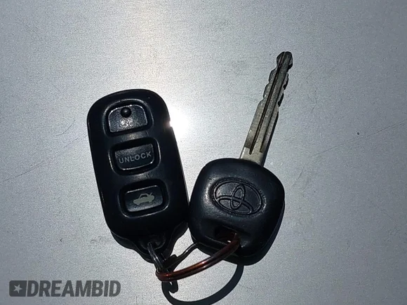 ✅ 2003 Toyota Camry LE • VIN: JTDBE32K130239748 • Lot: 42391076. Wystawiony na IAAI z przebiegiem 218 153 mil. Bezpłatny archiwum sprzedaży aukcyjnych z USA i szczegółowy raport historii pojazdu na DreamBid. Zdjęcie 11.