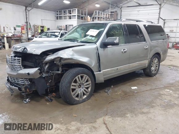 ✅ 2008 Lincoln Navigator • VIN: 5LMFL28568LJ22443 • Lot: 44136737. Wystawiony na IAAI z przebiegiem 154 448 mil. Bezpłatny archiwum sprzedaży aukcyjnych z USA i szczegółowy raport historii pojazdu na DreamBid. Zdjęcie 2.