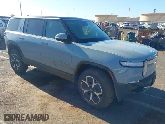 ✅ 2024 Rivian R1S Adventure • VIN: 7PDSGBBA2RN040269 • Lot: 44745295. Wystawiony na IAAI z przebiegiem Nie podano. Bezpłatny archiwum sprzedaży aukcyjnych z USA i szczegółowy raport historii pojazdu na DreamBid. Zdjęcie 1.