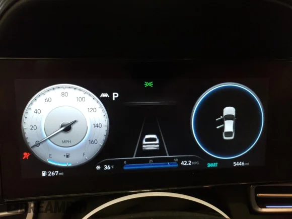 ✅ 2022 Hyundai Elantra Limited • VIN: KMHLP4AG7NU363371 • Lot: 69606062. Wystawiony na Copart z przebiegiem 5 446 mil. Bezpłatny archiwum sprzedaży aukcyjnych z USA i szczegółowy raport historii pojazdu na DreamBid. Zdjęcie 9.