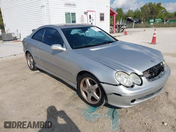 ✅ 2004 Mercedes-Benz CLK 500 • VIN: WDBTJ75J14F107452 • Lot: 43589730. Wystawiony na IAAI z przebiegiem 110 364 mil. Bezpłatny archiwum sprzedaży aukcyjnych z USA i szczegółowy raport historii pojazdu na DreamBid. Zdjęcie 1.
