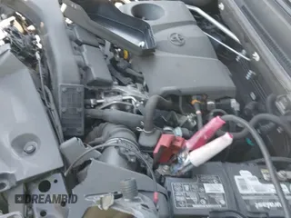 ✅ 2019 Toyota RAV4 LE • VIN: JTMH1RFV1KD028733 • Lot: 43077872. Listed on IAAI with 146,251 mi. Free auction sales archive from the USA and detailed vehicle history report at DreamBid. Image 18.