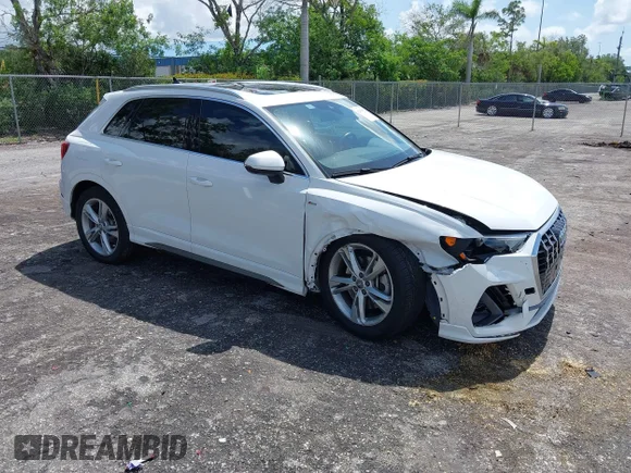 ✅ 2020 Audi Q3 S line Premium • VIN: WA1DECF38L1030491 • Lot: 42478842. Wystawiony na IAAI z przebiegiem 41 785 mil. Bezpłatny archiwum sprzedaży aukcyjnych z USA i szczegółowy raport historii pojazdu na DreamBid. Zdjęcie 1.