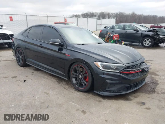 ✅ 2019 Volkswagen Jetta S • VIN: 3VW6T7BU5KM147955 • Lot: 44212584. Wystawiony na IAAI z przebiegiem 94 374 mil. Bezpłatny archiwum sprzedaży aukcyjnych z USA i szczegółowy raport historii pojazdu na DreamBid. Zdjęcie 1.
