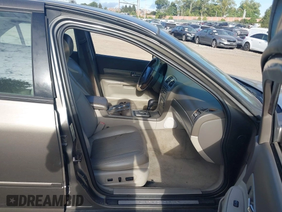✅ 2004 Lincoln LS Sport • VIN: 1LNHM87A94Y658617 • Lot: 43375570. Wystawiony na IAAI z przebiegiem 127 667 mil. Bezpłatny archiwum sprzedaży aukcyjnych z USA i szczegółowy raport historii pojazdu na DreamBid. Zdjęcie 5.