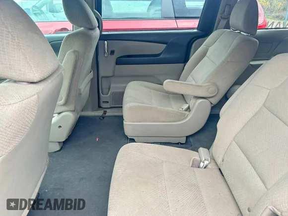 ✅ 2016 Honda Odyssey LX • VIN: 5FNRL5H26GB086279 • Lot: 51089356. Wystawiony na Copart z przebiegiem 252 969 mil. Bezpłatny archiwum sprzedaży aukcyjnych z USA i szczegółowy raport historii pojazdu na DreamBid. Zdjęcie 6.