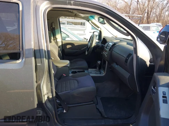 ✅ 2005 Nissan Pathfinder SE • VIN: 5N1AR18W05C742408 • Lot: 43933508. Wystawiony na IAAI z przebiegiem 248 321 mil. Bezpłatny archiwum sprzedaży aukcyjnych z USA i szczegółowy raport historii pojazdu na DreamBid. Zdjęcie 5.