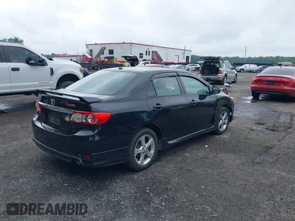✅ 2011 Toyota Corolla LE • VIN: 2T1BU4EE2BC710390 • Lot: 45532881. Wystawiony na IAAI z przebiegiem 233 626 mil. Bezpłatny archiwum sprzedaży aukcyjnych z USA i szczegółowy raport historii pojazdu na DreamBid. Zdjęcie 4.