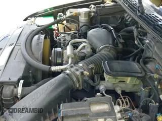 ✅ 1997 Chevrolet Blazer LT • VIN: 1GNDT13W3V2261379 • Lot: 42225640. Wystawiony na IAAI z przebiegiem 131 857 mil. Bezpłatny archiwum sprzedaży aukcyjnych z USA i szczegółowy raport historii pojazdu na DreamBid. Zdjęcie 20.