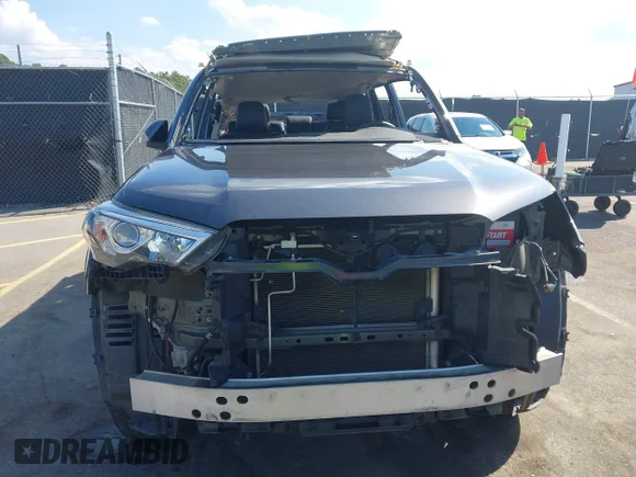 ✅ 2019 Toyota 4Runner Limited • VIN: JTEZU5JR3K5211894 • Lot: 43234082. Wystawiony na IAAI z przebiegiem 89 078 mil. Bezpłatny archiwum sprzedaży aukcyjnych z USA i szczegółowy raport historii pojazdu na DreamBid. Zdjęcie 6.