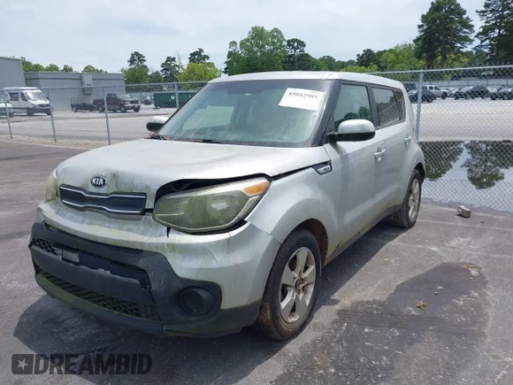 ✅ 2019 Kia Soul • VIN: KNDJN2A25K7643598 • Lot: 45042989. Wystawiony na IAAI z przebiegiem 130 511 mil. Bezpłatny archiwum sprzedaży aukcyjnych z USA i szczegółowy raport historii pojazdu na DreamBid. Zdjęcie 2.