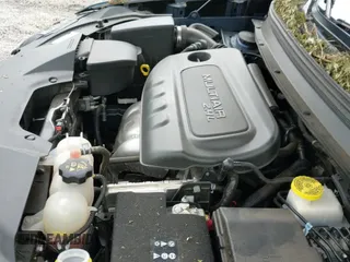 ✅ 2021 Jeep Cherokee Latitude • VIN: 1C4PJLCB2MD211113 • Lot: 42953204. Listed on IAAI with 48,283 mi. Free auction sales archive from the USA and detailed vehicle history report at DreamBid. Image 19.