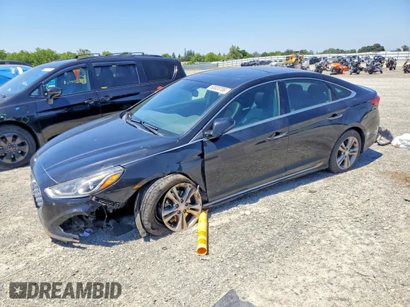 ✅ 2019 Hyundai Sonata Limited • VIN: 5NPE34AF3KH765684 • Лот: 53020786. Опубліковано раніше на Copart з пробігом 132 998 миль. Безкоштовний доступ до архіву аукціонних продажів зі США та докладний звіт про історію автомобіля на DreamBid. Зображення 1.