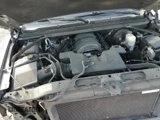 ✅ 2020 Chevrolet Tahoe LT • VIN: 1GNSCBKC5LR111024 • Lot: 84025885. Wystawiony na Copart z przebiegiem 68 696 mil. Bezpłatny archiwum sprzedaży aukcyjnych z USA i szczegółowy raport historii pojazdu na DreamBid. Zdjęcie 14.