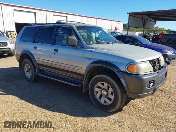 ✅ 2000 Mitsubishi Montero Sport LS • VIN: JA4LS31H5YP049222 • Lot: 43532731. Listed on IAAI with 470,472 mi. Free auction sales archive from the USA and detailed vehicle history report at DreamBid. Image 1.