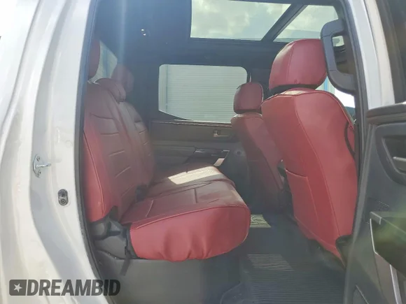 ✅ 2025 Toyota Tundra Limited • VIN: 5TFWA5DB9SX240397 • Lot: 46230766. Wystawiony na Copart z przebiegiem 12 082 mil. Bezpłatny archiwum sprzedaży aukcyjnych z USA i szczegółowy raport historii pojazdu na DreamBid. Zdjęcie 10.