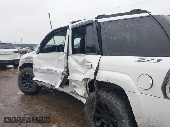 ✅ 2007 Chevrolet TrailBlazer LT • VIN: 1GNDT13S672165102 • Lot: 44052050. Wystawiony na IAAI z przebiegiem 171 145 mil. Bezpłatny archiwum sprzedaży aukcyjnych z USA i szczegółowy raport historii pojazdu na DreamBid. Zdjęcie 6.