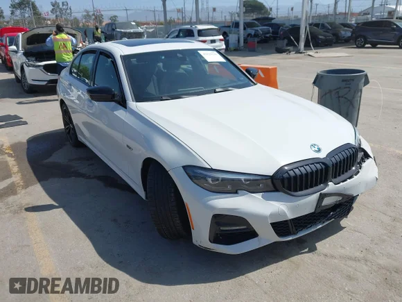 2022 BMW 3 Series 330e