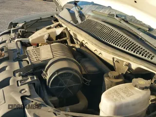 ✅ 2019 GMC Savana Cargo • VIN: 1GTW7AFG9K1326361 • Lot: 43598941. Wystawiony na IAAI z przebiegiem 154 258 mil. Bezpłatny archiwum sprzedaży aukcyjnych z USA i szczegółowy raport historii pojazdu na DreamBid. Zdjęcie 19.